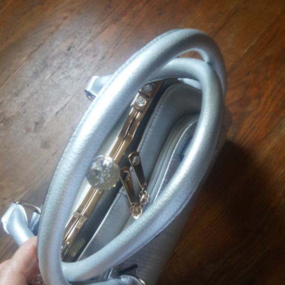 Handbag - Picture 12 of 16